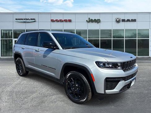 New 2026 Jeep Grand Cherokee Altitude image 1