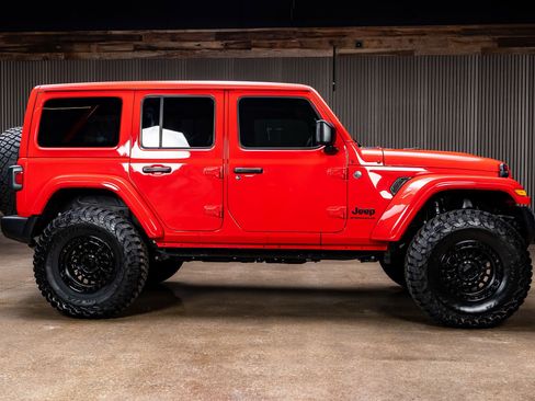 Used 2025 Jeep Wrangler Sport S image 11