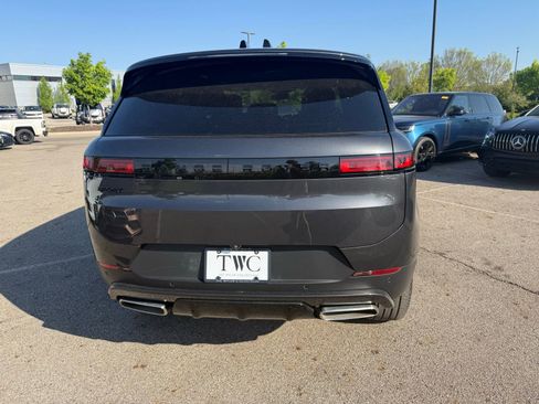 Used 2025 Land Rover Range Rover Sport SE image 6