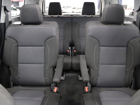 Used 2023 GMC Acadia SLE w/ Driver Convenience Package image 40