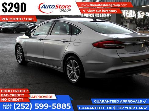 Used 2018 Ford Fusion SE w/ Fusion SE Technology Package image 8