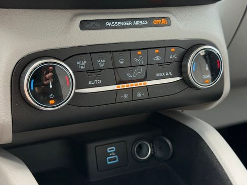 Used 2023 Ford Escape Active image 32