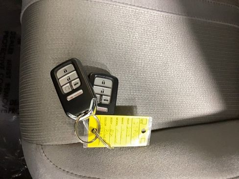 Used 2018 Honda Accord EX image 31