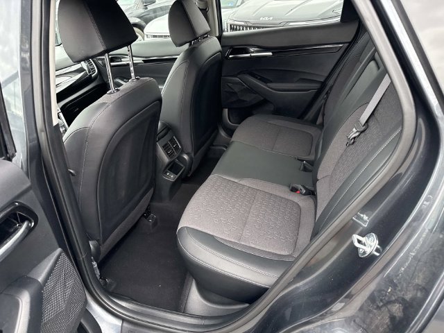 Used 2025 Kia Seltos S AWD/4WD image 16