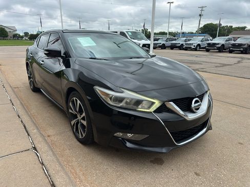 Used 2017 Nissan Maxima Platinum FWD image 2