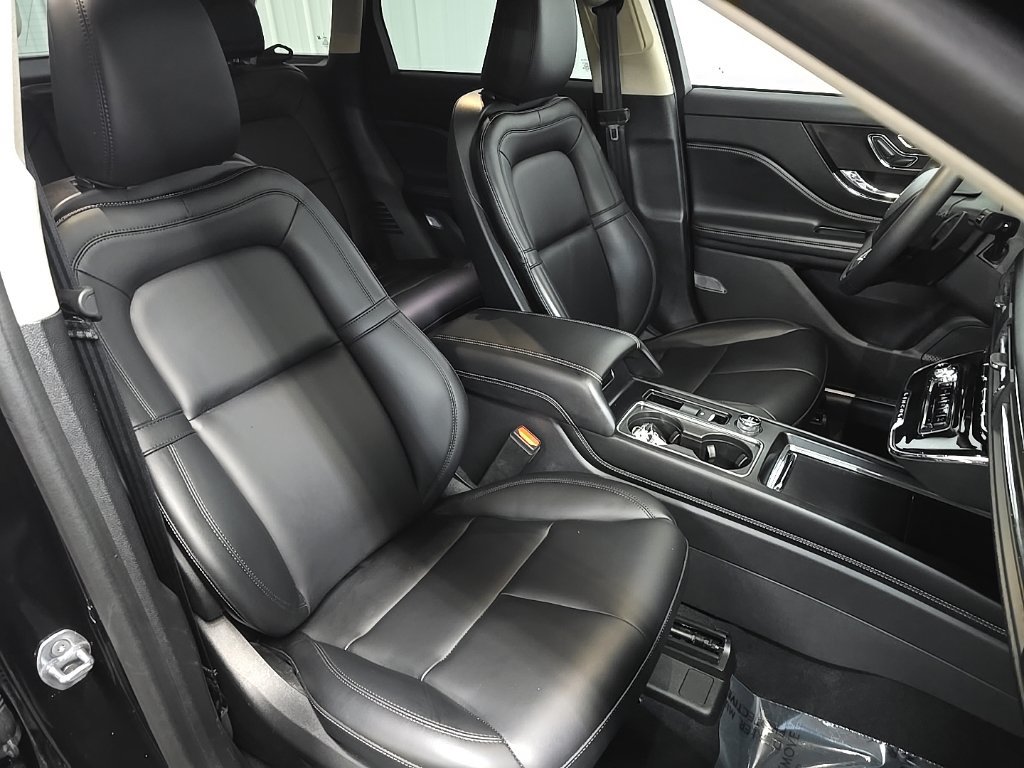 Used 2024 Lincoln Corsair AWD image 16