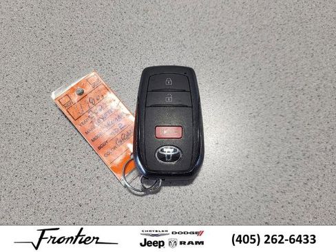 Used 2025 Toyota 4Runner 4WD image 31