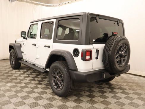 Used 2024 Jeep Wrangler Unlimited Sport AWD/4WD image 3