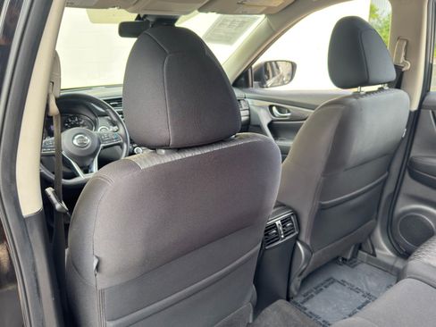 Used 2019 Nissan Rogue SV w/ Premium Package FWD image 31