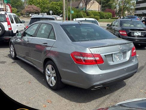 Used 2011 Mercedes-Benz E 350 4MATIC Sedan image 3