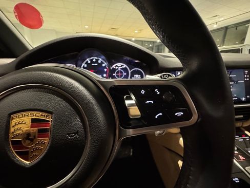 Used 2023 Porsche Cayenne image 39