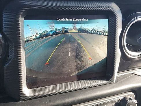 Certified 2021 Jeep Wrangler Unlimited Sahara image 28