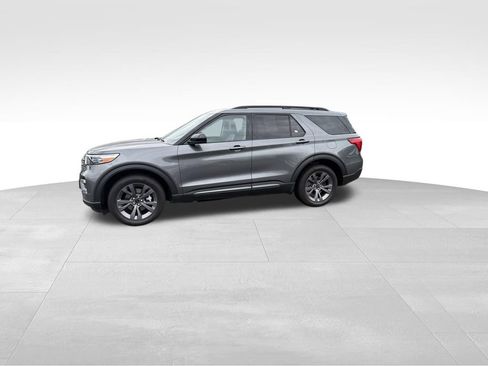Used 2023 Ford Explorer XLT w/ Equipment Group 202A AWD/4WD image 6