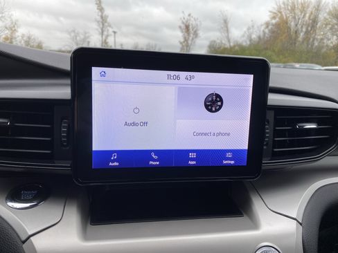 Used 2022 Ford Explorer XLT w/ Class IV Trailer Tow Package image 18