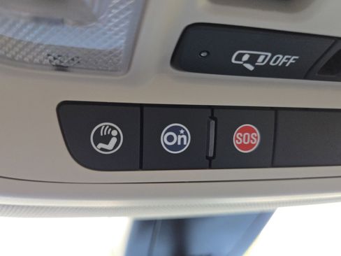 Used 2023 GMC Acadia Denali w/ Denali Technology Package FWD image 38