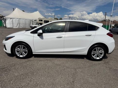 Used 2019 Chevrolet Cruze LT w/ Convenience Package FWD image 9