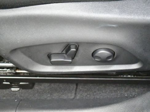 Used 2025 Jeep Compass Limited AWD/4WD image 13