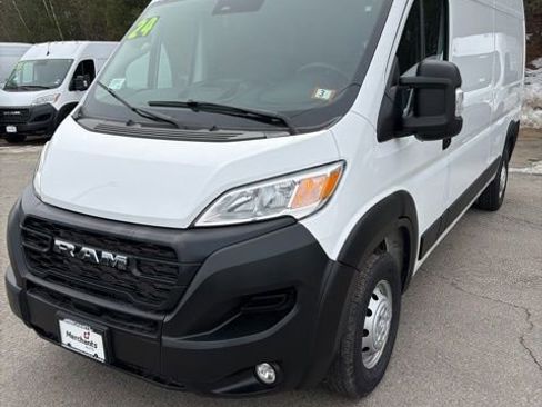Used 2024 RAM ProMaster 2500 w/ Convenience Group FWD image 1