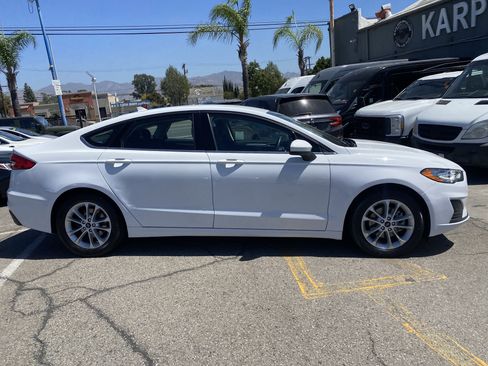 Used 2020 Ford Fusion SE FWD image 10