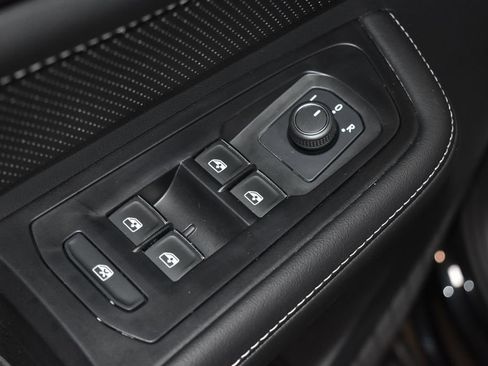 Used 2025 Volkswagen Atlas SE image 5