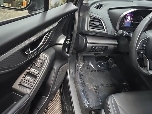 Used 2023 Subaru Impreza 2.0i Limited image 28