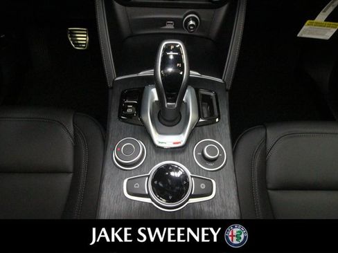 Used 2022 Alfa Romeo Stelvio Sprint AWD/4WD image 21