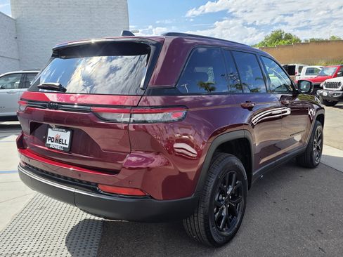 New 2025 Jeep Grand Cherokee 4WD image 5