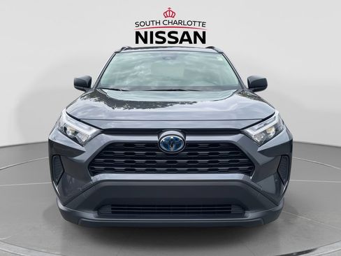 Used 2023 Toyota RAV4 LE AWD/4WD image 2
