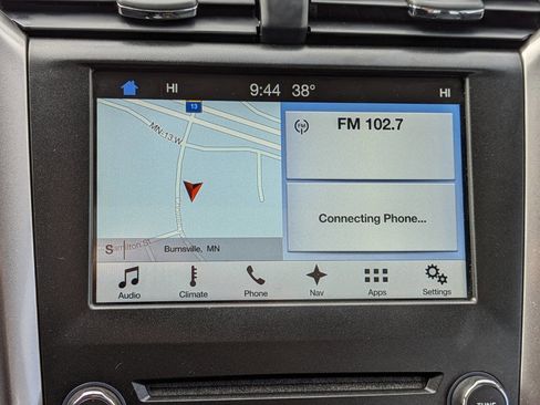 Used 2017 Ford Fusion SE w/ Fusion SE Technology Package image 20