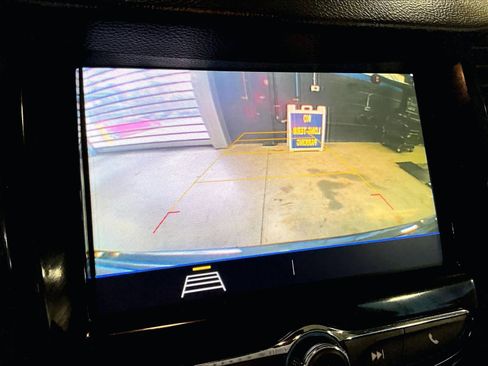 Used 2022 Chevrolet Trax LT w/ LT Convenience Package image 20