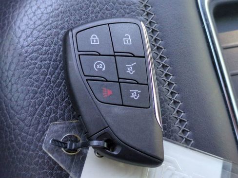 Used 2023 GMC Yukon Denali w/ Advanced Technology Package image 31