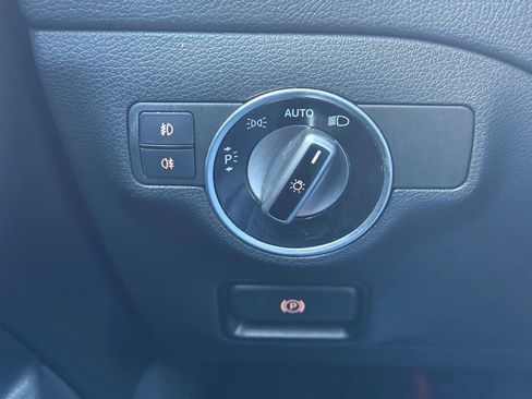 Used 2017 Mercedes-Benz GLA 250 4MATIC image 24