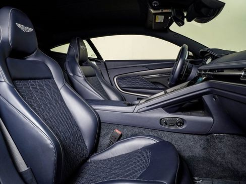 Used 2024 Aston Martin DB12 Coupe image 18