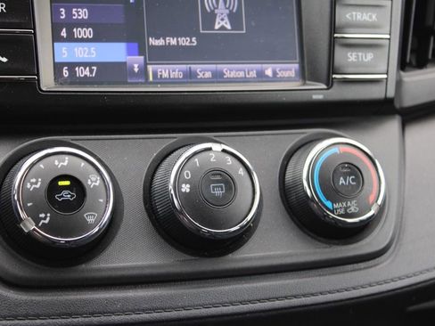 Used 2016 Toyota RAV4 LE image 34