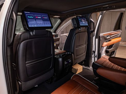 Used 2023 GMC Yukon Denali Ultimate image 22