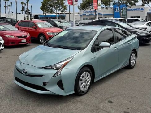 Used 2016 Toyota Prius Two FWD image 2