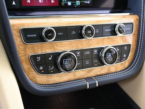 New 2025 Bentley Bentayga image 23