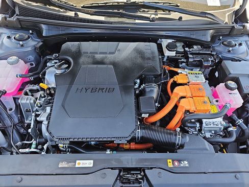 Certified 2025 Hyundai Elantra SEL image 36