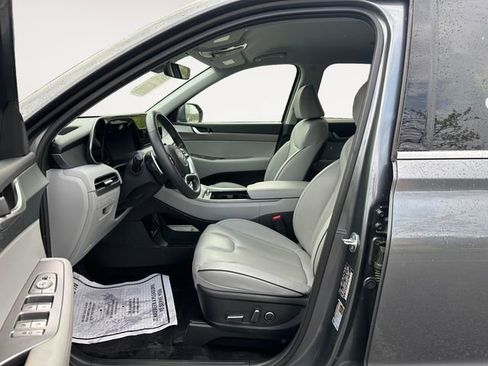 Used 2024 Hyundai Palisade SEL FWD image 9
