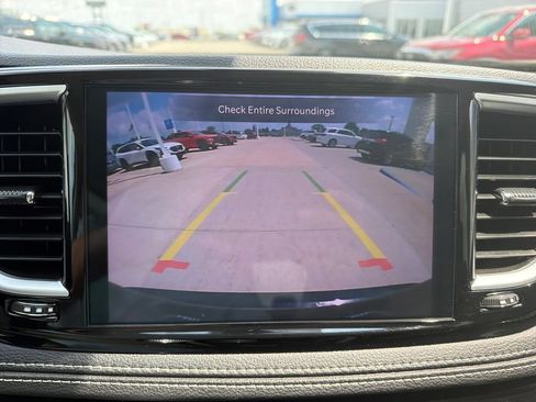 Used 2023 Chrysler Pacifica Limited FWD image 20