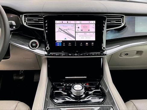 Used 2022 Jeep Wagoneer Series III image 12