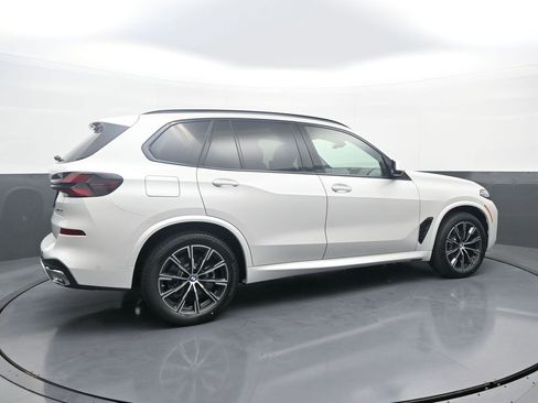 New 2026 BMW X5 xDrive40i w/ M Sport Package AWD/4WD image 8