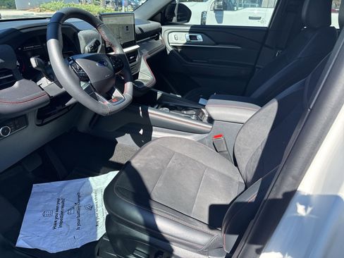 Certified 2025 Ford Explorer ST image 13
