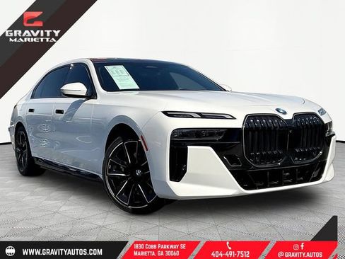 Used 2025 BMW 750e xDrive w/ Premium Package AWD/4WD image 1