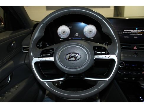 Used 2023 Hyundai Elantra SEL w/ Convenience Package image 24