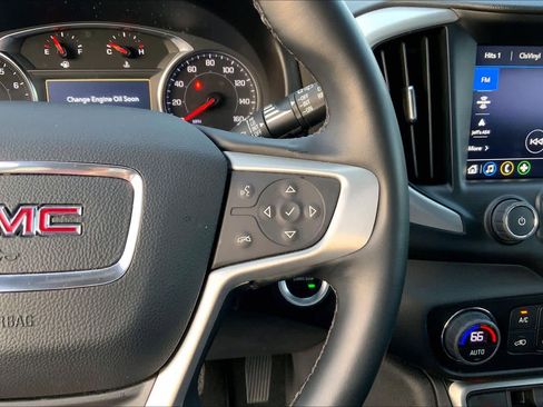 Used 2024 GMC Terrain SLT AWD/4WD image 24