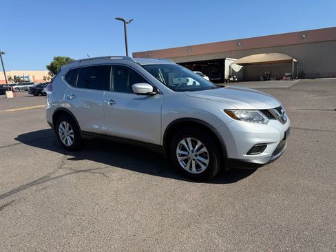 Used 2015 Nissan Rogue SV w/ SV Premium Package AWD/4WD image 3