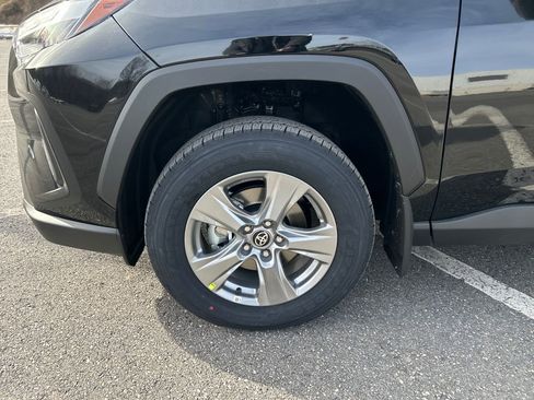 New 2025 Toyota RAV4 XLE image 28