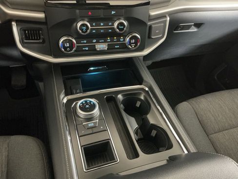 Used 2022 Ford Expedition XLT image 12