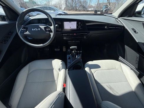 Used 2023 Kia Niro EX Touring image 14